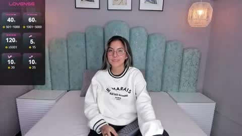 Snapshot of karoll_santos chatting on March 11, 9:56 am Karol Santos online show from March 11, 9:56 am