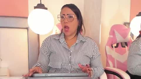 Snapshot of karolwest_ chatting on November 29, 11:24 am karolwest_ online show from November 29, 11:24 am