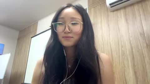Snapshot of karrenmelbye chatting on July 4, 12:11 pm Mia online show from July 4, 12:11 pm