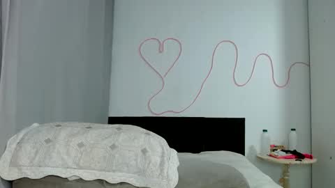 Snapshot of kasaltaradinho chatting on April 26, 9:34 pm Tamires e Maicon online show from April 26, 9:34 pm