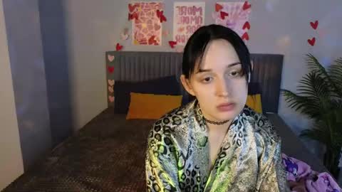Snapshot of kaseykittenn chatting on May 3, 1:44 am Kasey online show from May 3, 1:44 am