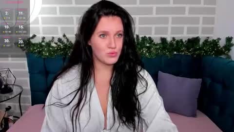 Snapshot of kassandra__grey chatting on December 15, 1:10 am Kassandra 3 online show from December 15, 1:10 am