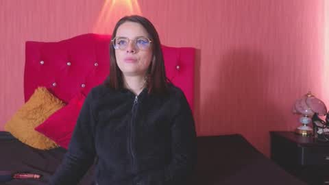 kassandra james online show from December 3, 1:09 pm