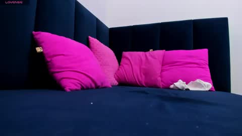 Snapshot of kat__cat chatting on April 24, 2:25 am kat__cat online show from April 24, 2:25 am