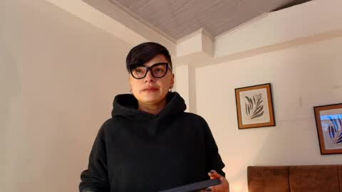 kat paradisse online show from April 15, 12:01 pm