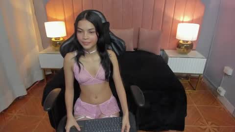 Snapshot of kata_petite chatting on April 22, 6:53 pm KATA online show from April 22, 6:53 pm