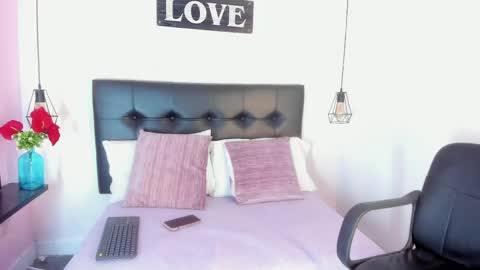 Snapshot of katalella___murillo chatting on April 25, 11:02 am katalella online show from April 25, 11:02 am