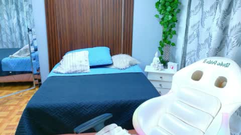 kate online show from April 9, 8:36 pm