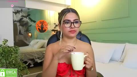 Kat online show from October 22, 11:43 am