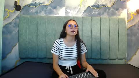 Katalina online show from April 12, 6:02 pm