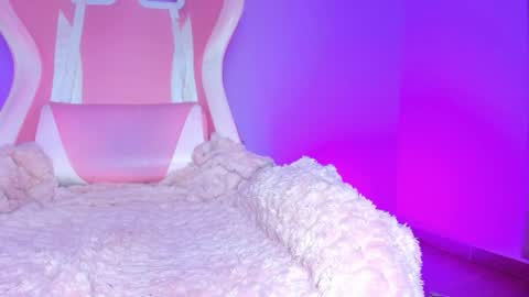 katalinaferreirax online show from March 30, 11:50 pm