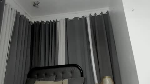 Snapshot of katalinahugecumxx chatting on September 16, 9:38 pm katalinahugecumxx online show from September 16, 9:38 pm