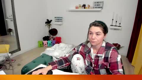    online show from March 4, 4:09 pm