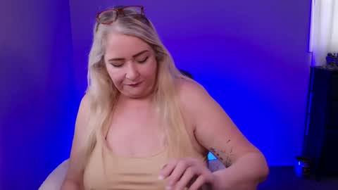 Kat D Sinclair online show from March 1, 3:47 pm