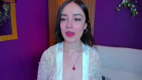 Snapshot of kate_amaretto chatting on December 12, 7:37 pm Kate online show from December 12, 7:37 pm