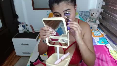 Snapshot of kate_bella chatting on October 30, 2:18 pm katerine online show from October 30, 2:18 pm