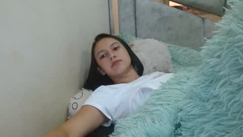 Snapshot of kate_davies chatting on February 11, 11:32 pm kate online show from February 11, 11:32 pm