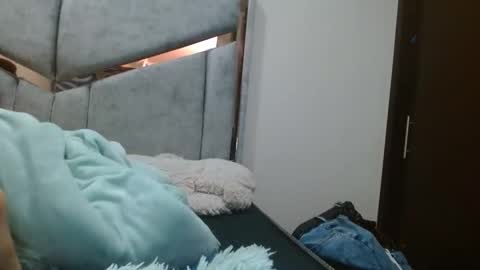 Snapshot of kate_davies chatting on February 15, 11:56 pm kate online show from February 15, 11:56 pm