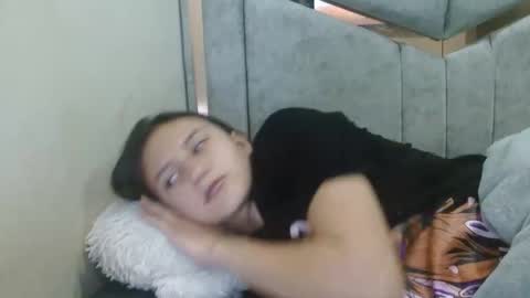 Snapshot of kate_davies chatting on February 19, 12:50 am kate online show from February 19, 12:50 am