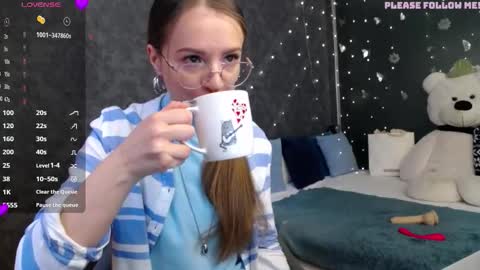 Snapshot of kate_jonson chatting on February 3, 7:24 am .Be kind and gentle with me and I will do my best for you. online show from February 3, 7:24 am