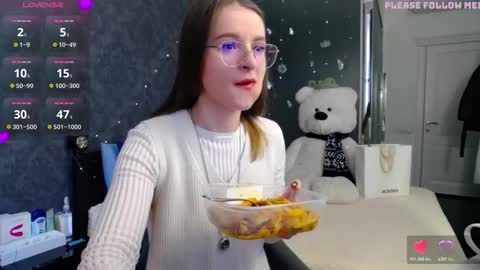 Snapshot of kate_jonson chatting on February 15, 7:51 am .Be kind and gentle with me and I will do my best for you. online show from February 15, 7:51 am