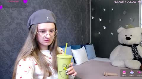 Snapshot of kate_jonson chatting on February 19, 7:37 am .Be kind and gentle with me and I will do my best for you. online show from February 19, 7:37 am