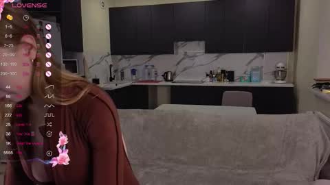 Snapshot of kate_krayy chatting on October 28, 4:53 pm kate_krayy online show from October 28, 4:53 pm