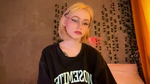 kate_mikki online show from February 4, 5:02 am