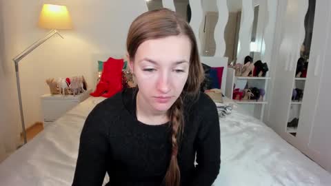 kate_redgar online show from February 16, 1:49 pm