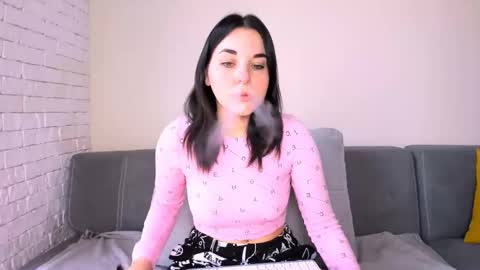 Snapshot of kate_ree_ chatting on October 19, 4:57 am KATE online show from October 19, 4:57 am