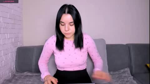 Snapshot of kate_ree_ chatting on November 8, 5:51 am KATE online show from November 8, 5:51 am