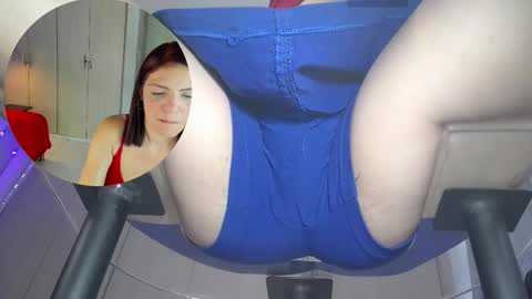 Snapshot of kate_roose chatting on November 23, 12:49 pm kate_roose online show from November 23, 12:49 pm