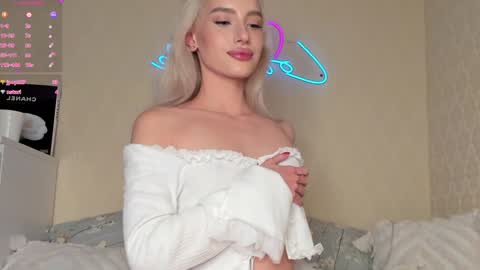    online show from December 3, 9:23 pm