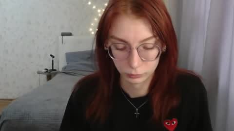 Snapshot of katekalen chatting on February 23, 7:39 am Kate Bunny online show from February 23, 7:39 am