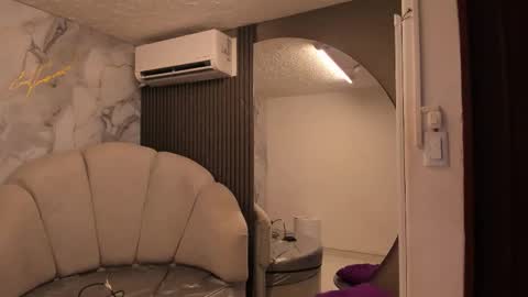 Im Katherine but call me Kate  online show from March 18, 12:08 pm