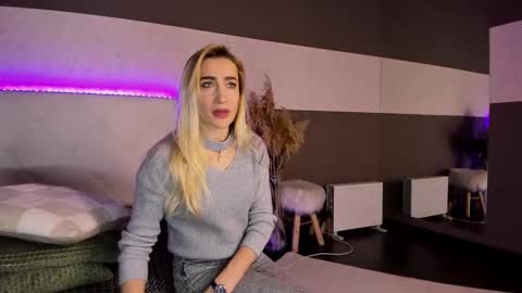 KateOwyns online show from February 13, 1:37 pm