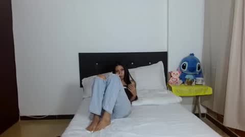 Snapshot of katerin_moore chatting on October 18, 1:19 am katherin moore online show from October 18, 1:19 am