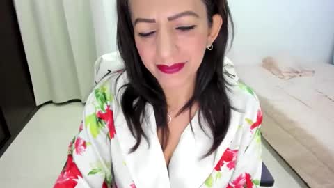 Snapshot of katerinamilf_ chatting on February 5, 9:14 am kata online show from February 5, 9:14 am