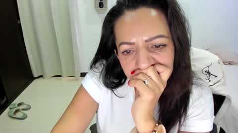 Snapshot of katerinamilf_ chatting on February 9, 9:30 pm kata online show from February 9, 9:30 pm