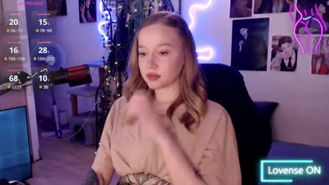 Lisa online show from February 25, 1:06 pm