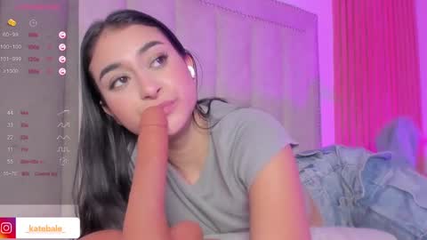 Snapshot of kateryn_bale chatting on March 7, 7:49 pm kateryn_bale online show from March 7, 7:49 pm