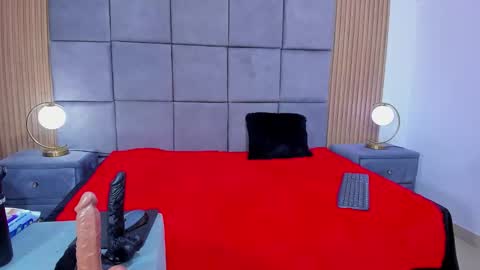 kate Tompson online show from February 24, 12:36 pm