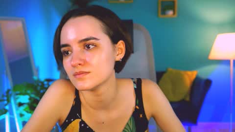 katewillows online show from December 18, 4:18 am