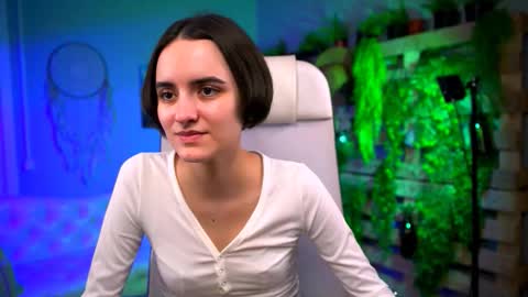 katewillows online show from March 2, 4:25 am