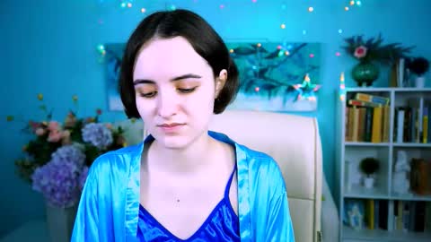 katewillows online show from March 4, 4:07 am