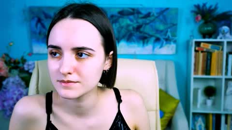 katewillows online show from March 20, 5:01 am