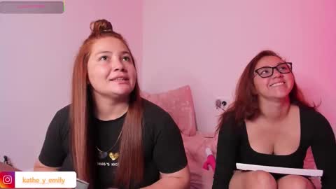 Snapshot of kathe_y_emily chatting on September 26, 1:59 pm Kathe y Emily online show from September 26, 1:59 pm