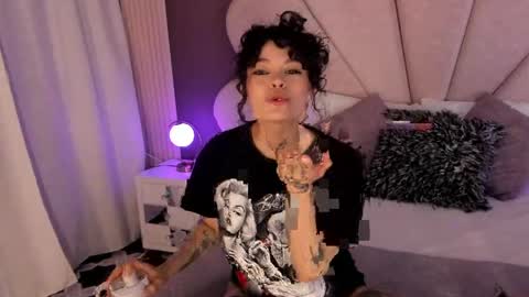 KatheGomez  online show from April 18, 3:21 am