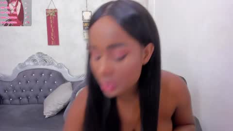 Snapshot of katherin_cruzz chatting on May 22, 6:35 pm katherin online show from May 22, 6:35 pm