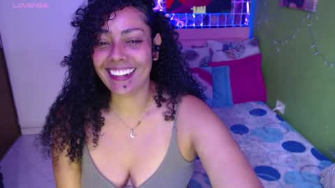 Snapshot of katherincastillo chatting on November 30, 4:44 pm katherin online show from November 30, 4:44 pm